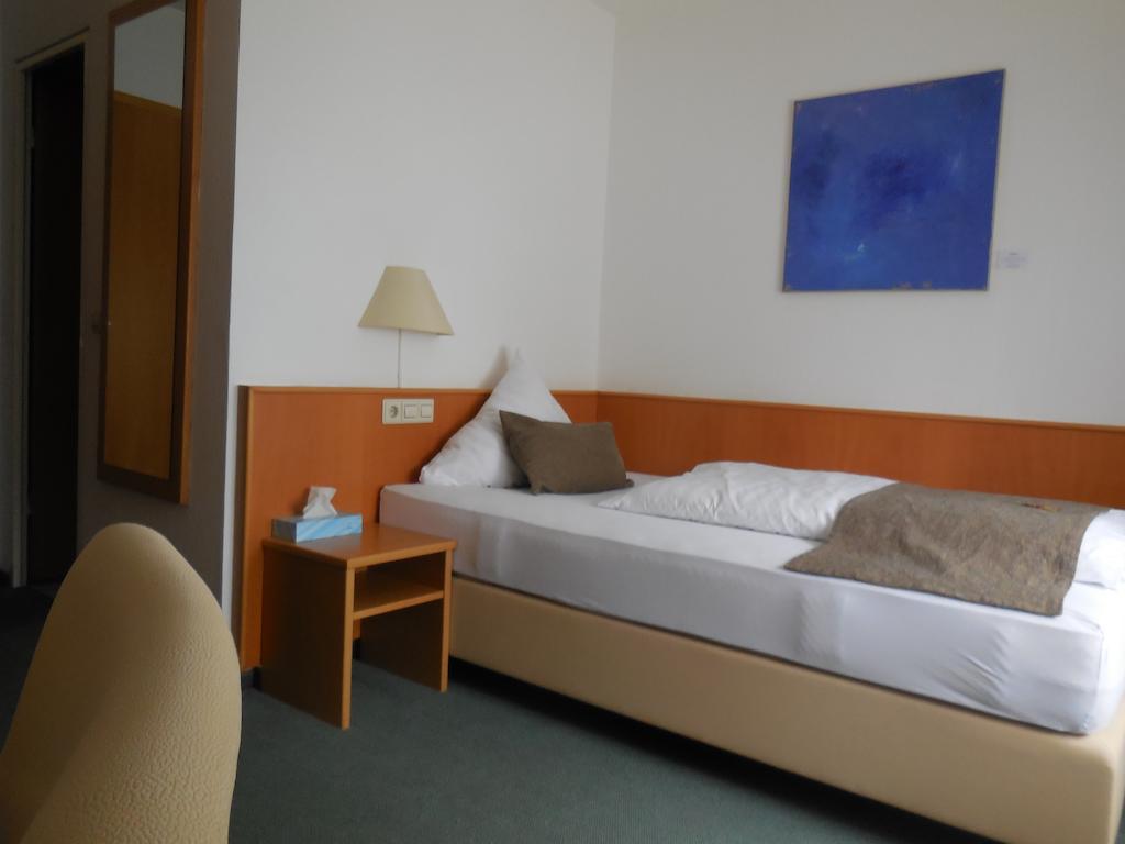 Hotel Schober Freiberg am Neckar Δωμάτιο φωτογραφία
